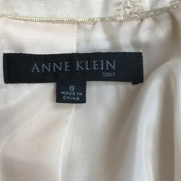 Beautiful Brocade Lined Skirt Set by Anne Klein. Size 8 - Picture 5 of 6